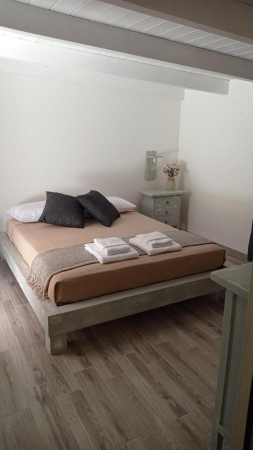 B&B Badde Tale Ossi Buitenkant foto